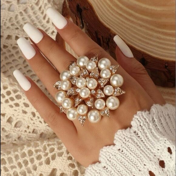 Vintage Jewelry - Glamorous Luke Faux Pearl & Diamond Flower Gold Cluster Cocktail Ring